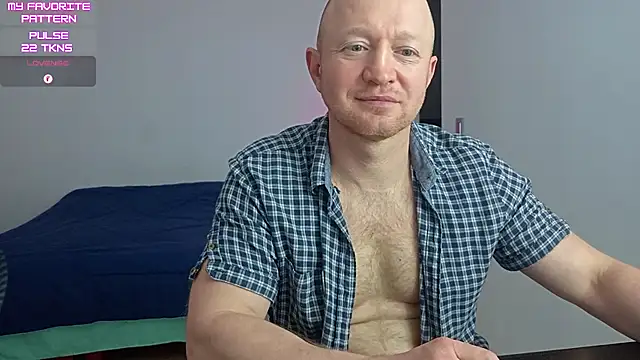 kevintyler69 live cam on StripChat