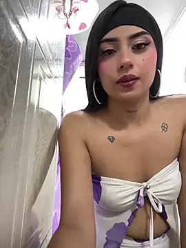 LilacNoir live sex cam