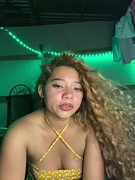 Rico02j live cam on StripChat