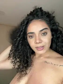 Curlyierr live cam on StripChat