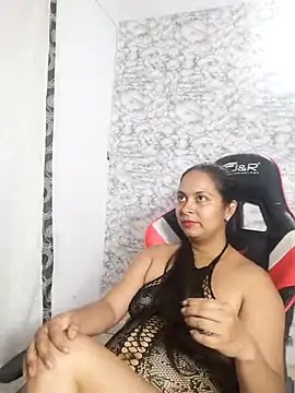 Zarinamoon live cam on StripChat