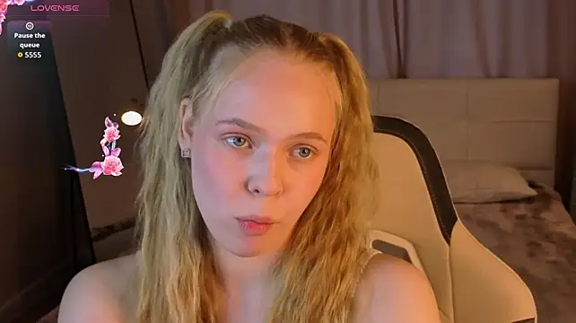 Sweet_Angelll live cam on StripChat
