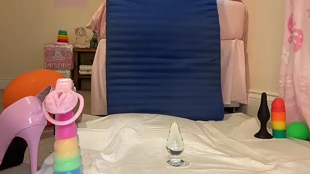 SindySissyShow live cam on StripChat