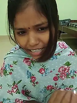 hotrinastudent live cam on StripChat