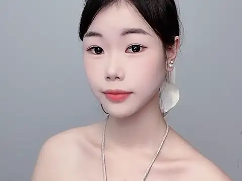 vivi_an live cam on StripChat