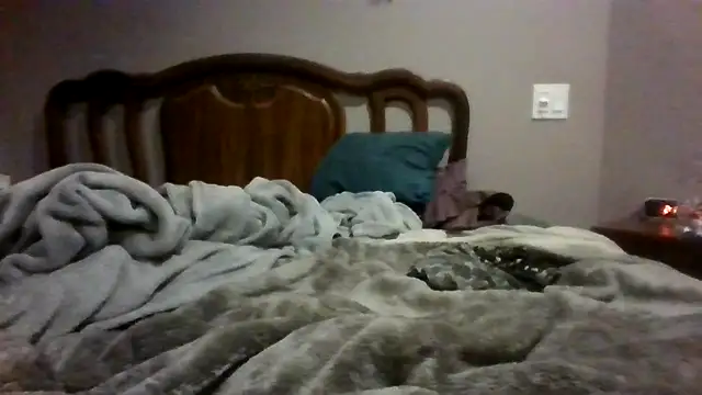 burby79 live cam on StripChat
