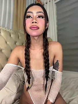 Innocent_yanixx69 live sex cam