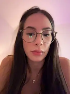 _Valentinaa_ live cam on StripChat