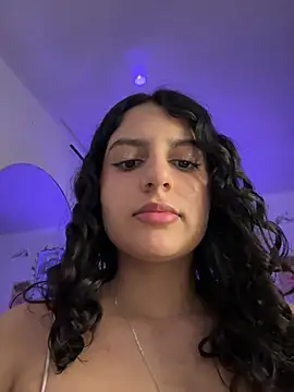OhMySelenyx3 live cam on StripChat