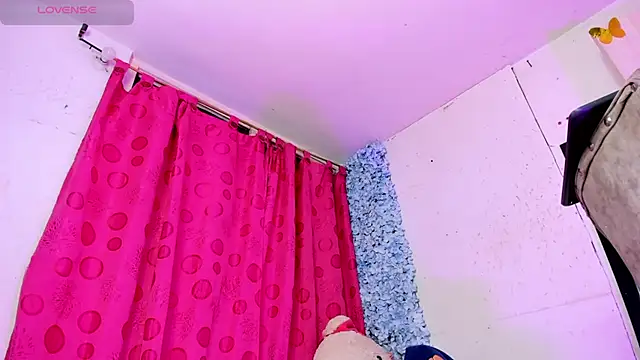 samy_foox live cam on StripChat
