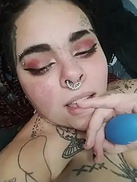 Hippiehop- live cam on StripChat