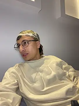 SirDamian live cam on StripChat