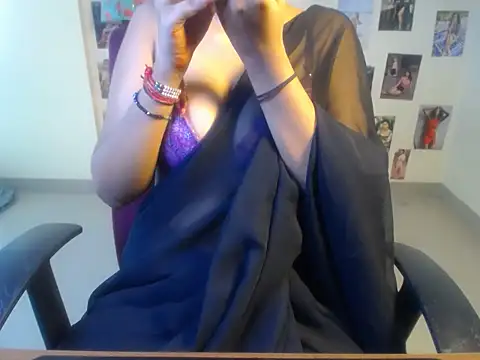 silent_girl69 live cam on StripChat