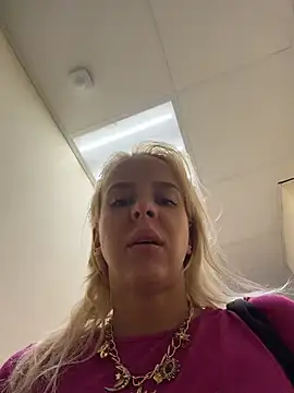 LikaCat live sex cam