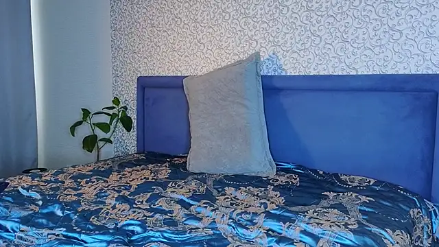 Kristi_Wolf live sex cam