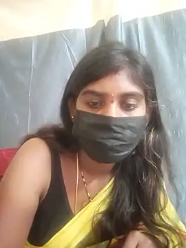 Keerthi_143 live cam on StripChat