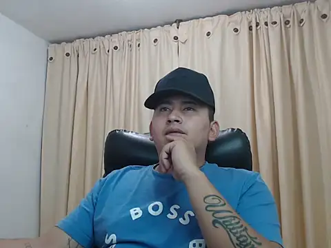 myke_andrade live cam on StripChat