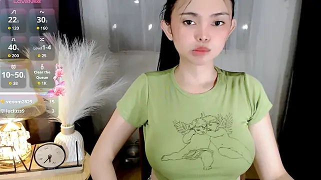 wildest_fantasy live cam on StripChat