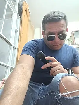 chicoguapo8 live cam on StripChat