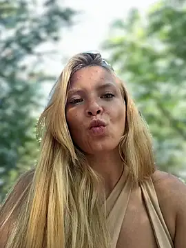 AnastasiaAniess live cam on StripChat
