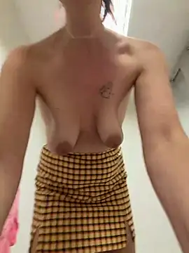 NataKitten live cam on StripChat
