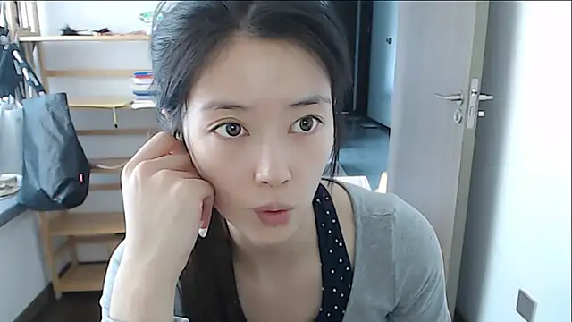 Mimi-cnbaby live cam on StripChat