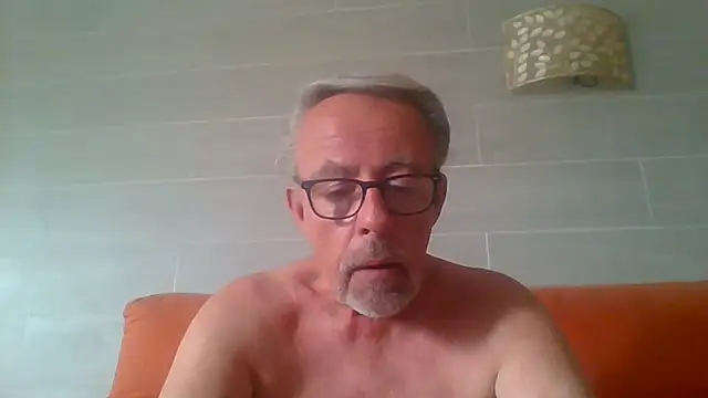 tuggy59 live cam on StripChat