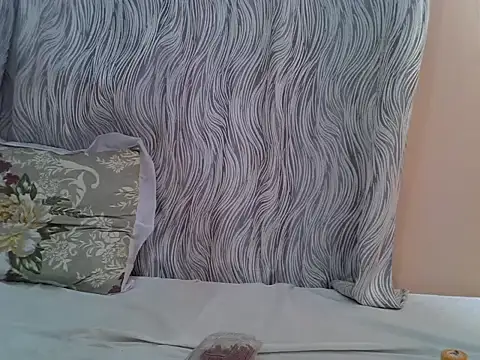 FreeGirl_ live cam on StripChat
