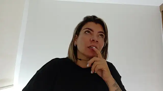 charlotedoll live cam on StripChat