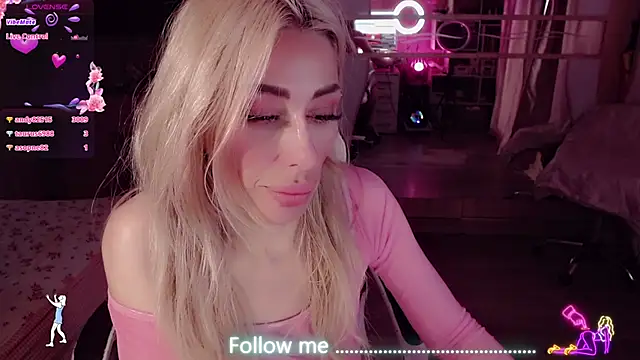 AnnieGOld_ live cam on StripChat