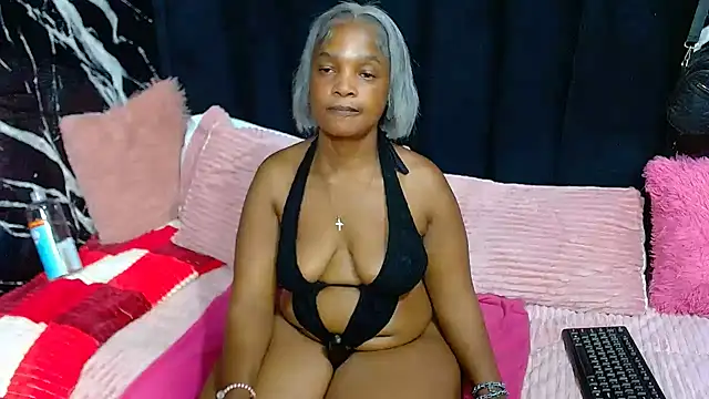 Thickbootykim live cam on StripChat