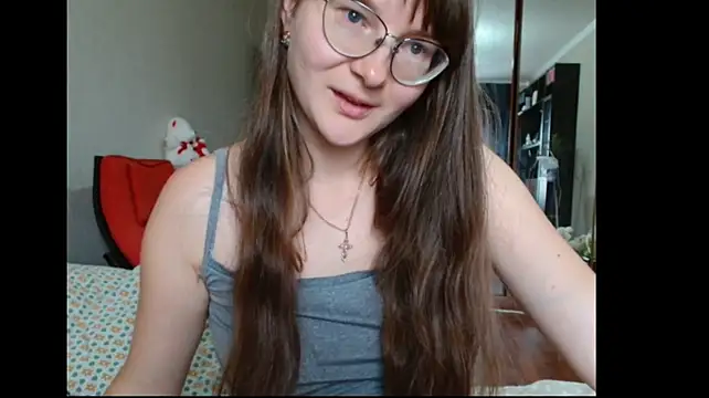 KiraGoldens live cam on StripChat