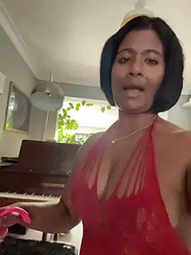 Melarose82 live cam on StripChat