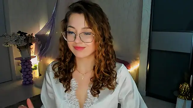 SereneFlame live cam on StripChat