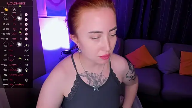 deboramoore live cam on StripChat
