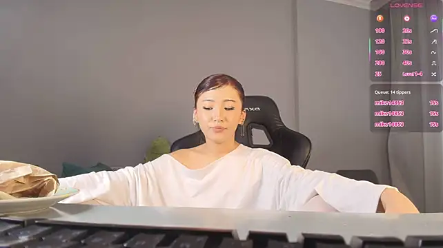 mimiicherry live cam on StripChat