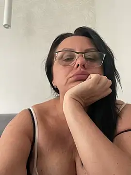 Vanillaecho7632 live cam on StripChat