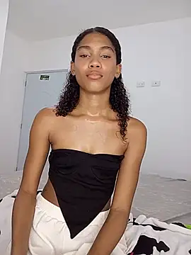 SkarlySecrets live cam on StripChat