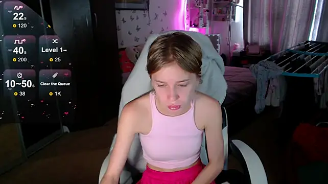 Kira_honeyy live cam on StripChat