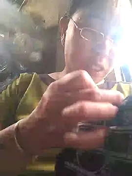 Victoria18t live cam on StripChat