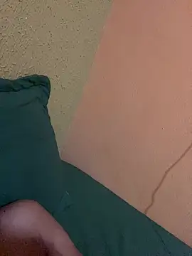 Neguimhhh live cam on StripChat