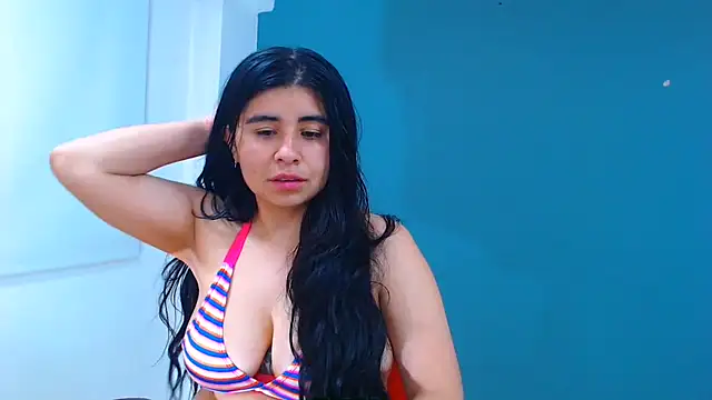 danna-_roouss live cam on StripChat