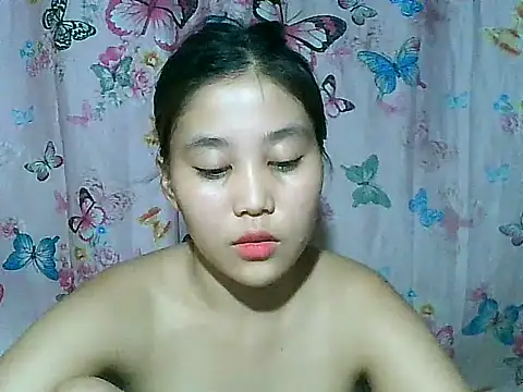 SexyAsianPussy4u live cam on StripChat