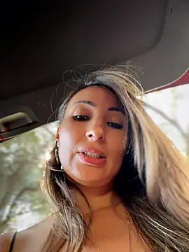 Wonder_Kari live cam on StripChat