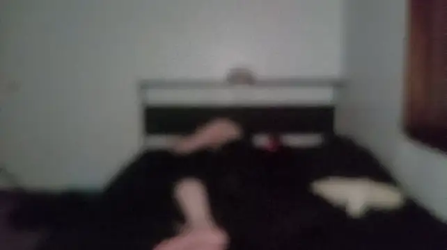 Opondestre00420 live cam on StripChat