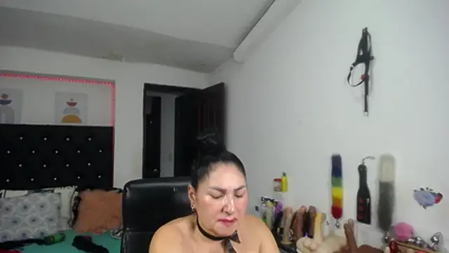 mature_bigboobs10 live cam on StripChat