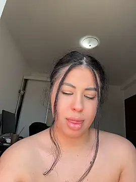 DaianaKimberly live cam on StripChat