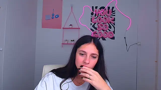 KissMeJulia live cam on StripChat