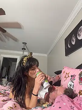 lil_jiggly live cam on StripChat