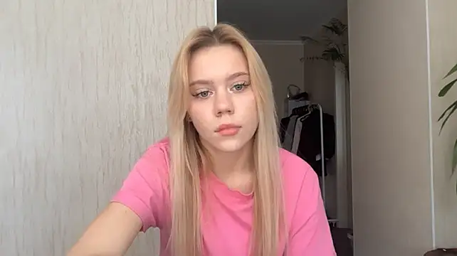Glamorforyou live cam on StripChat